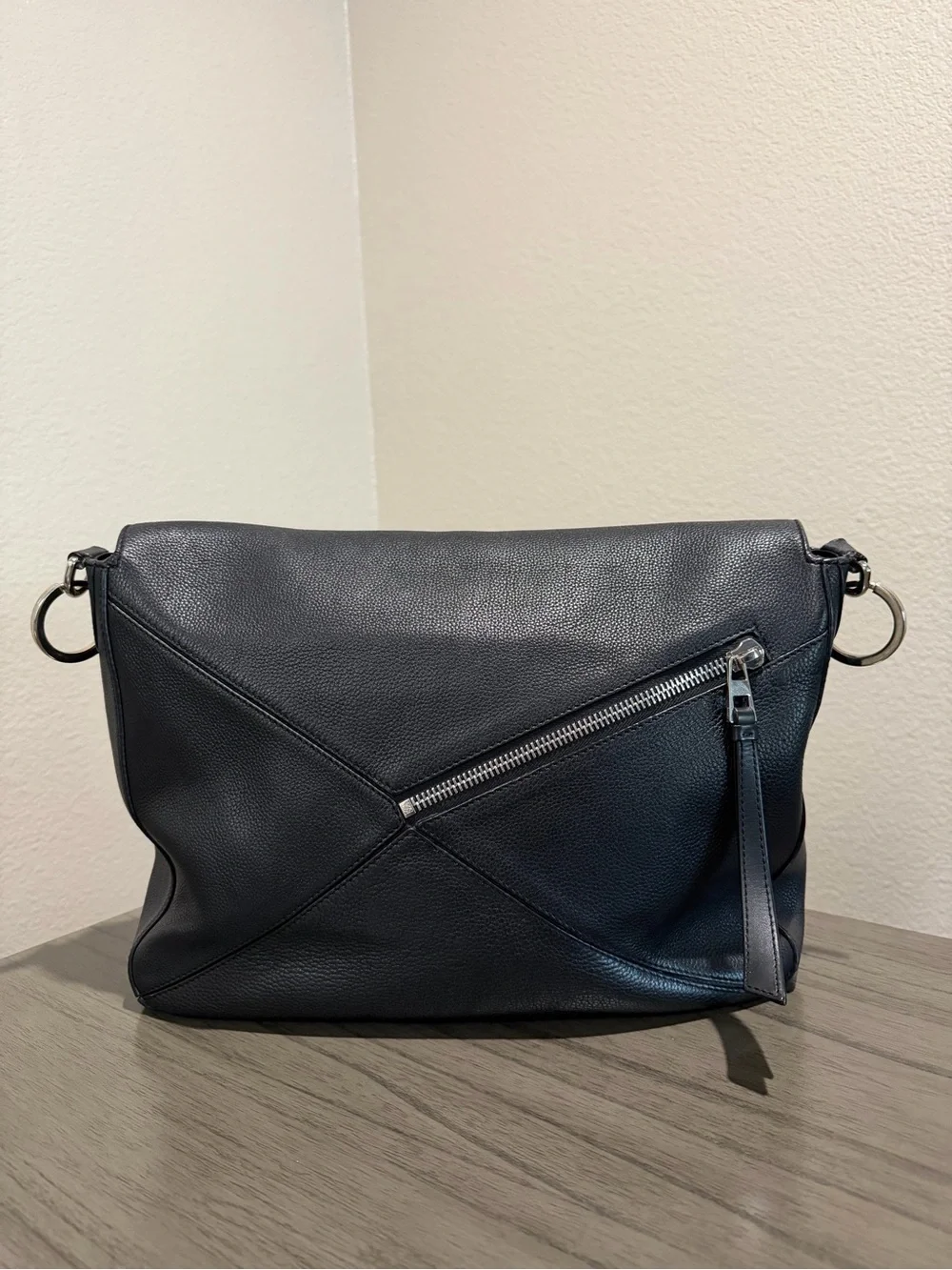 Loewe modern messenger